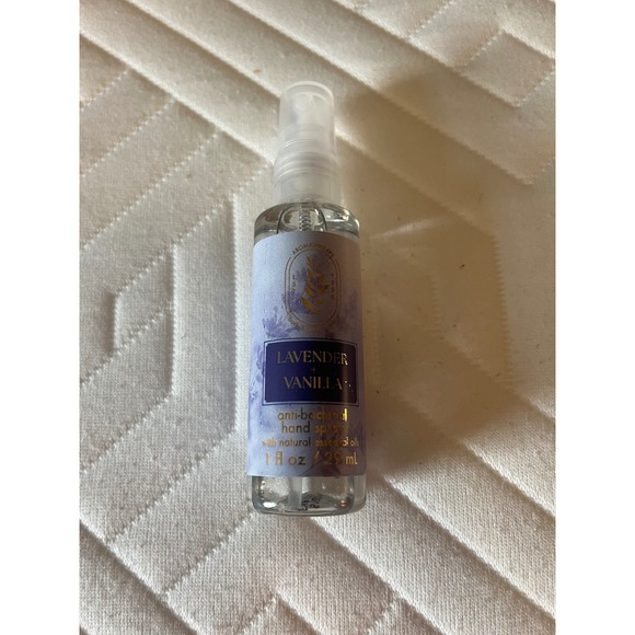 Bath & Body Works Aromatherapy Lavender Vanilla Hand Spray Anti-Bacterial - Picture 1 of 4